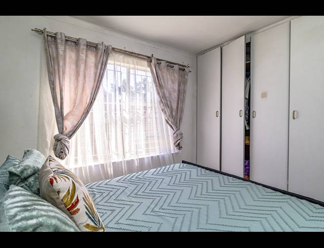 2 BEDROOM HOUSE FOR SALE IN CRESSLAWN